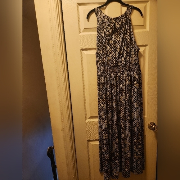 NWOT Women's 3x Sleeveless Maxi Dress - Picture 2 of 4